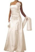 preiswertes Brautkleid mit Strasssteinen